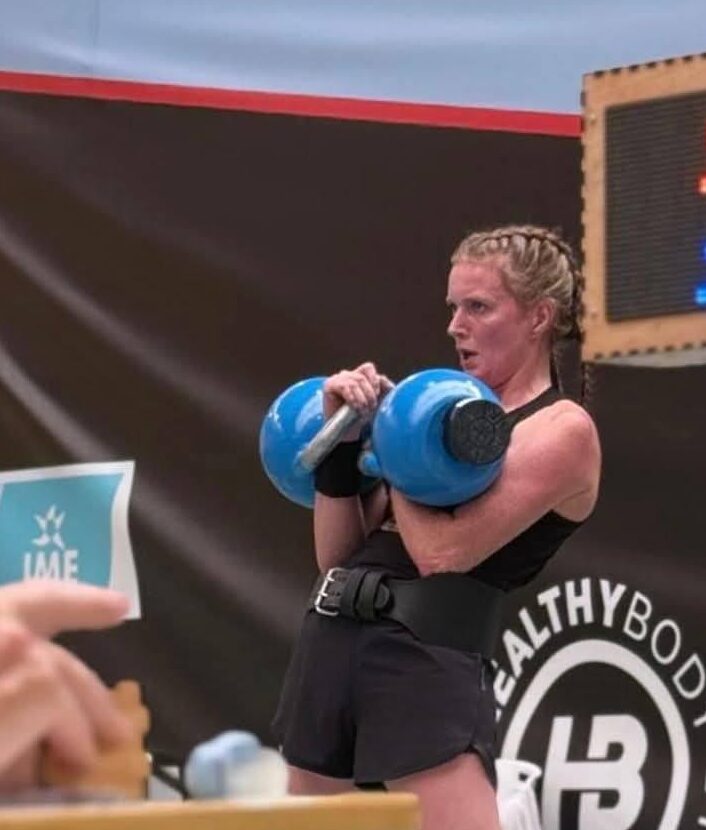 Athlète féminine en position de rack