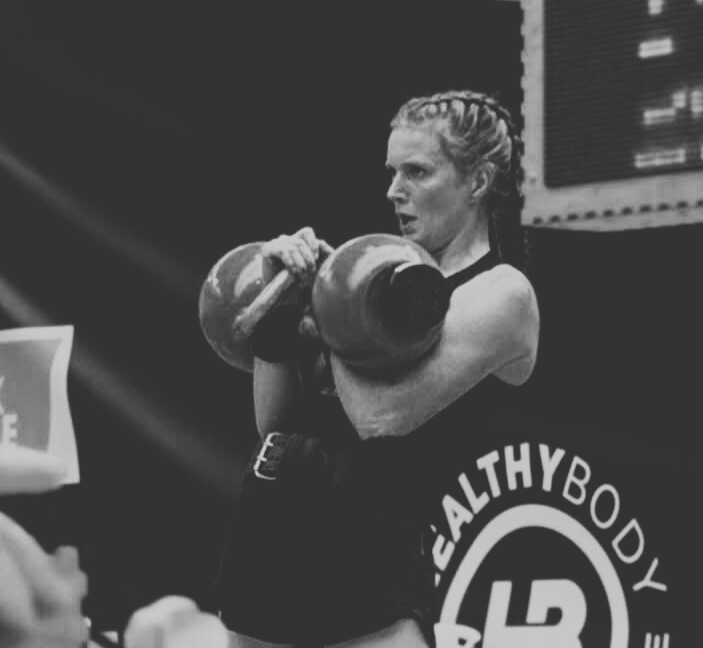 Clean Competition NB Athlète féminine en position de rack